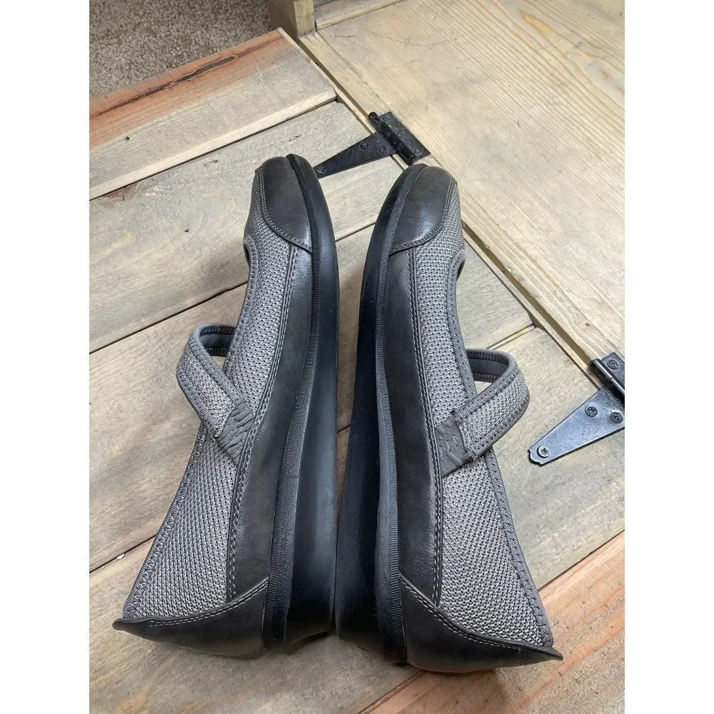 Yuu Gray Black Mary Jane 'WADE' Sneakers Shoes US9.5 Worn once